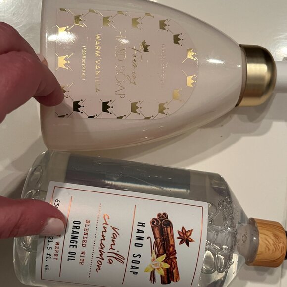 Vanilla Hand Soaps (Vanilla Cinnamon & Warm Vanilla ) (TWO / new / w/a/x) - Picture 7 of 16